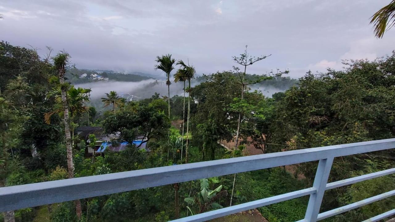 Greenpepperhomestay Munnar Anaviratty Exterior foto